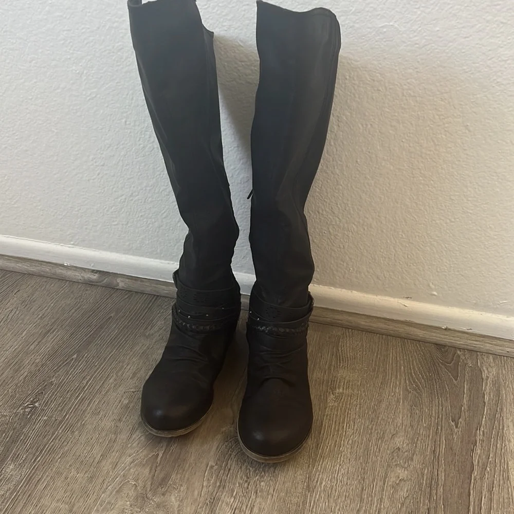 Faux leather black boots - Picture 3 of 6